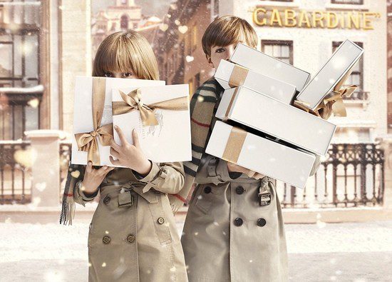 Instantánea de la campaña 'With Love' de Burberry