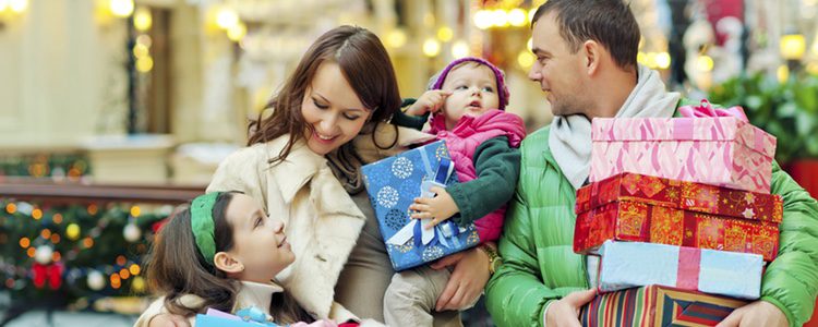 Se puede recurrir al Black Friday o a las rebajas posteriores para ahorrar en regalos si se hace todo con previsión