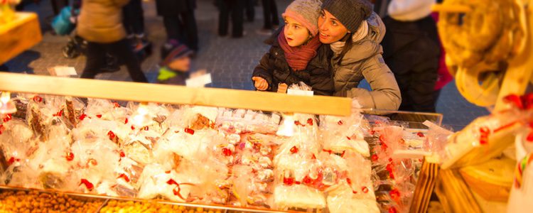 La comida es uno de los puntos fuertes del mercado navideño de Valencia