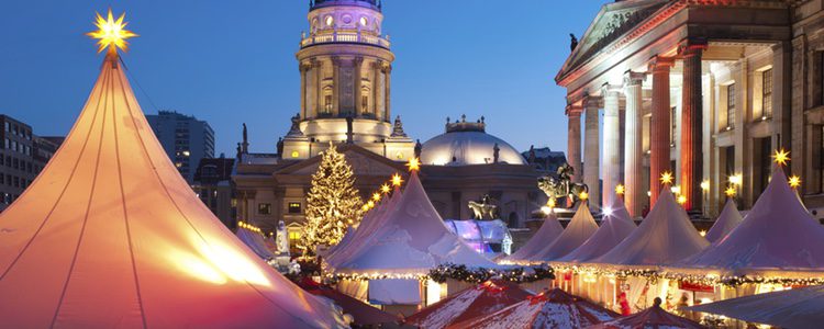 Los mercados navideños tienen una gran cantidad de productos, tanto para niños como para mayores