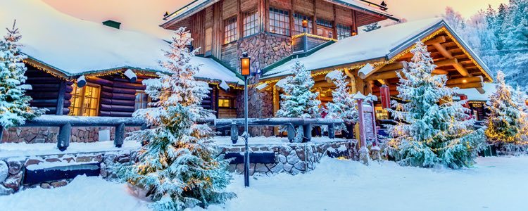 En Santa Claus Village, en el Círculo Polar Ártico, podrás visitar la oficina de Papá Noel