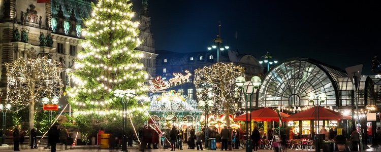 Si prefieres dar un paseo, sal a la calle y disfruta de las luces de Navidad