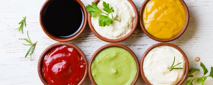 La salsa por excelencia que debería eliminar de tu alimentación es la mahonesa