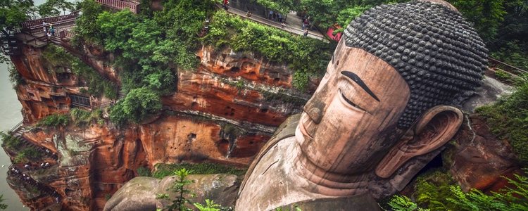 Estatua de Buda en Leshan, China