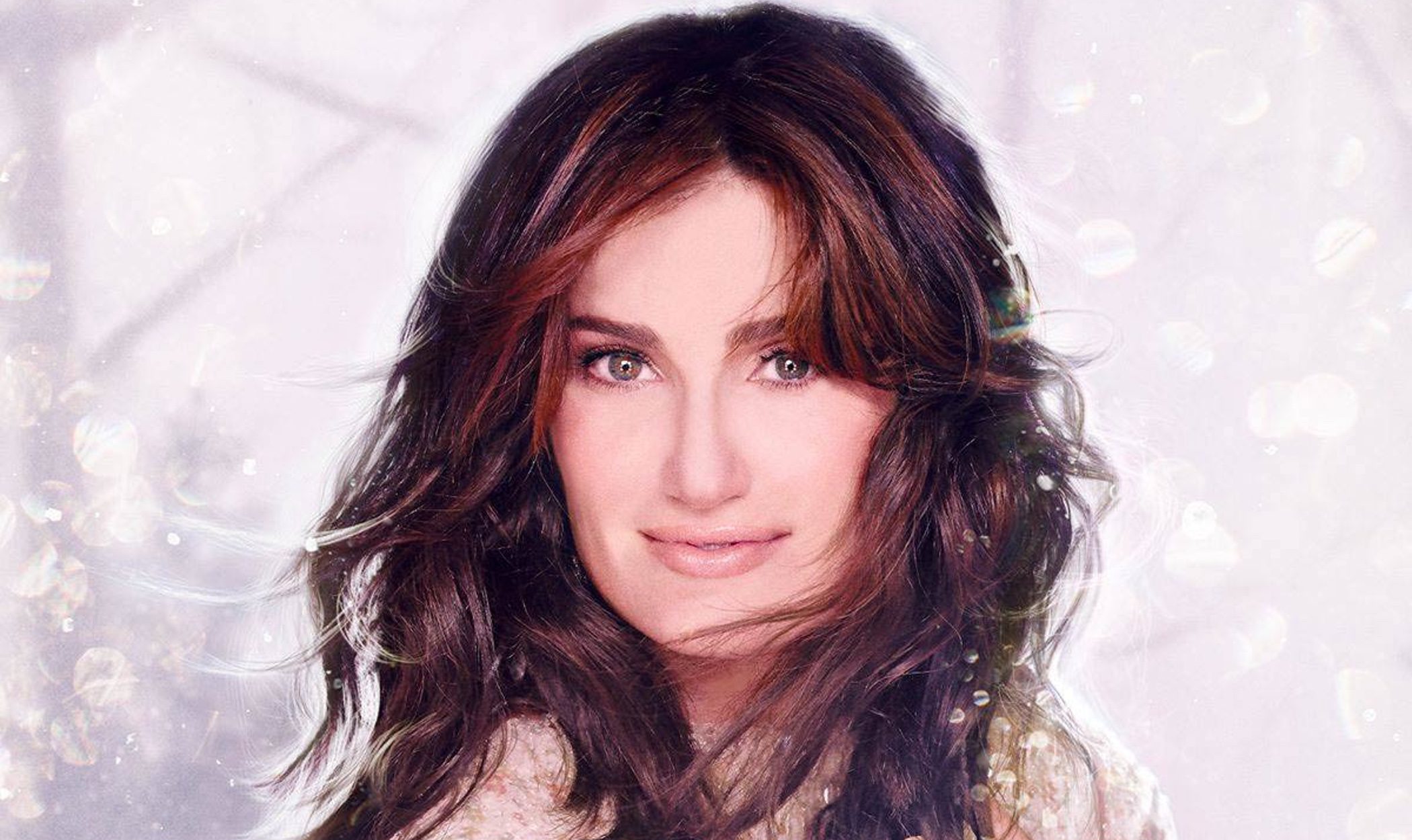 Idina Menzel lanza su primer álbum navideño: 'Holiday wishes'