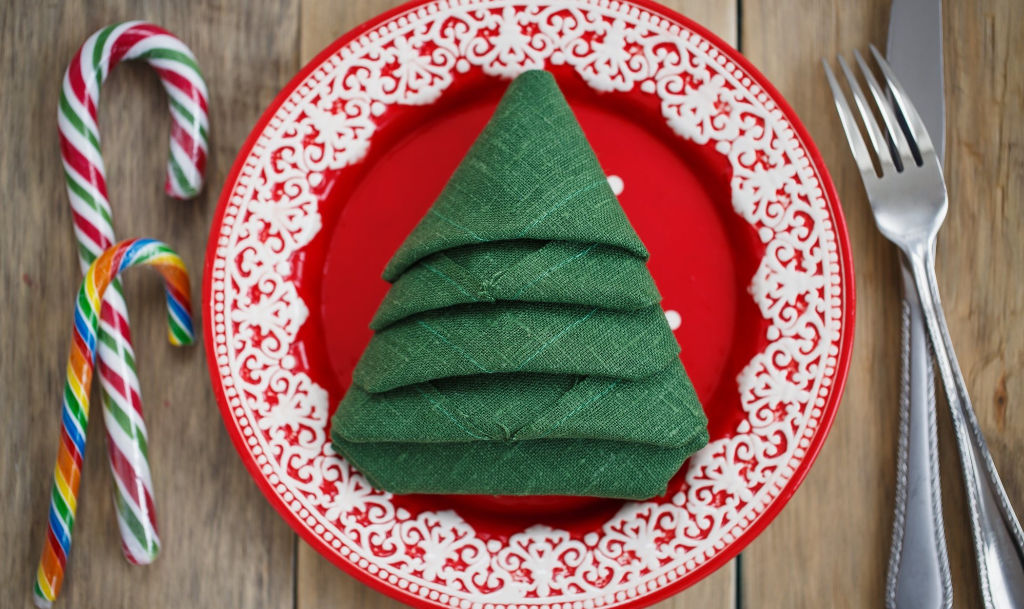 Cómo doblar las servilletas para la mesa de Navidad