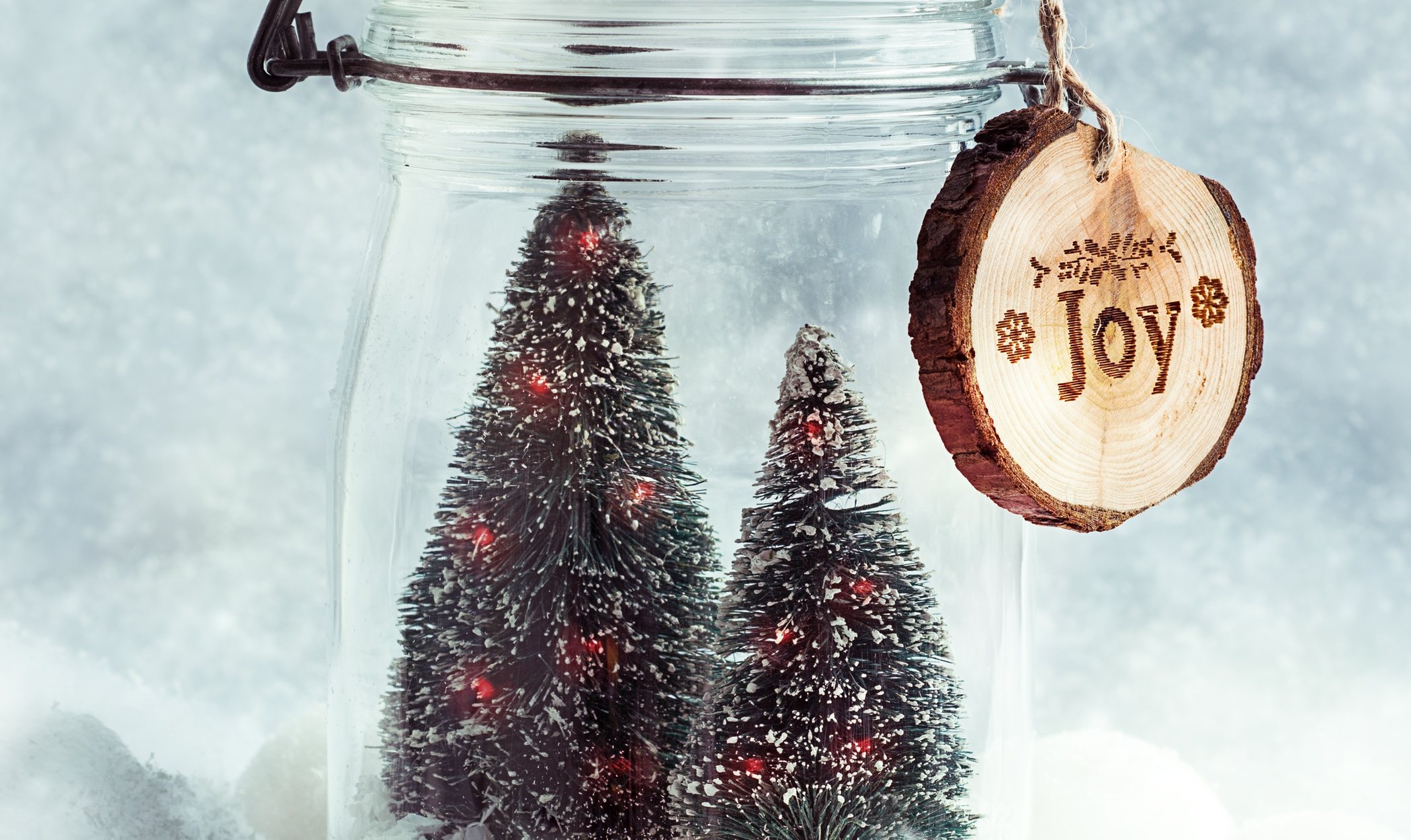 Cómo hacer una bola de nieve para Navidad con tarros de cristal