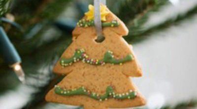 Galletas de mantequilla convertidas en adornos de Navidad