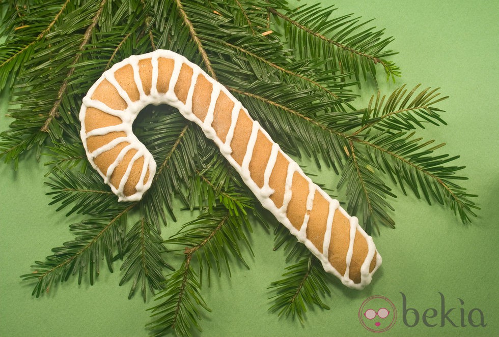 Galleta de mantequilla convertida en un bastón de Navidad