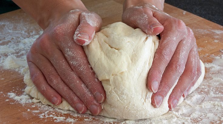 Primer paso: Hacer la masa a mano